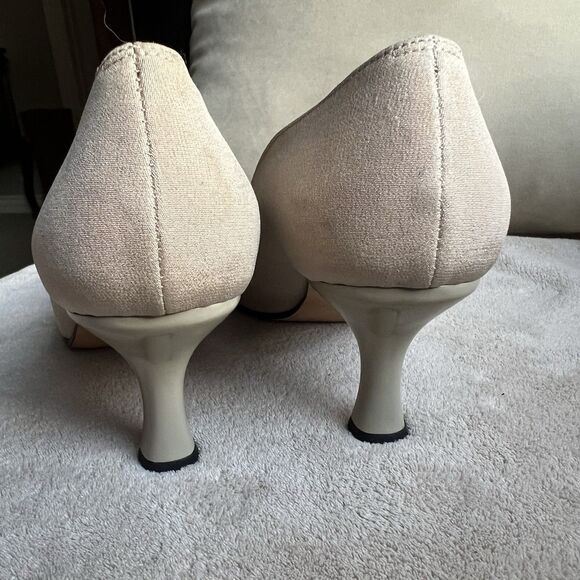 VanEli Wheat Taffeta With Gold Patent Leather Bow Heel Pump Women 7 M Classic - Picture 10 of 15